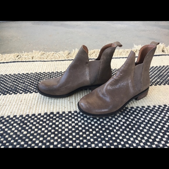 Lucky brand Chelsea boots - Picture 3 of 6